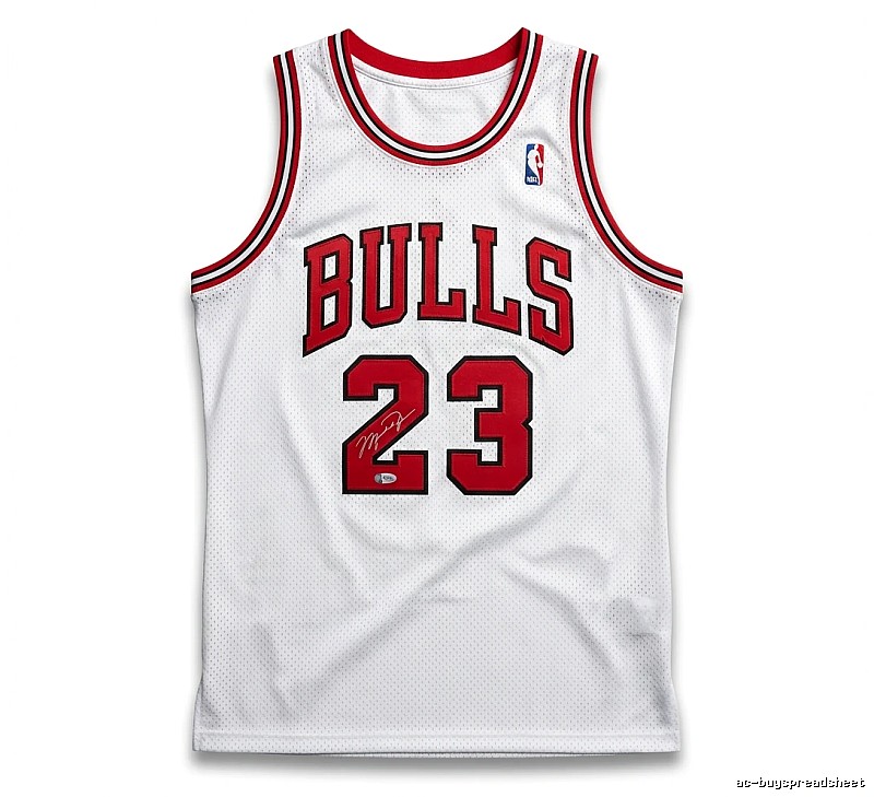 The classic white jersey of the Michael Jordan